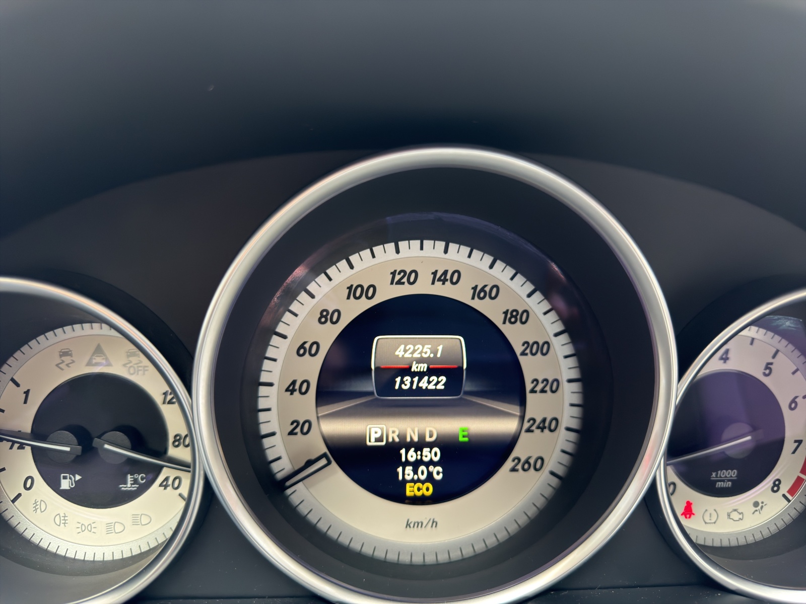MERCEDES-BENZ C 250 Elégance 7G-Tronic-image-22