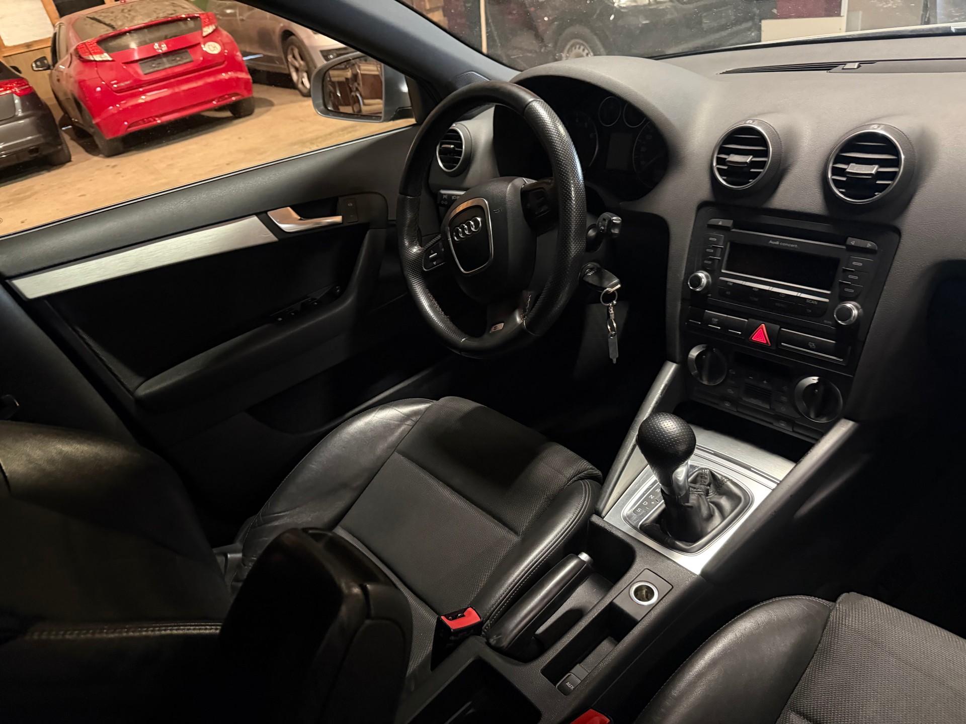AUDI A3 Sportback 1.8 TFSI Sline quattro-image-5