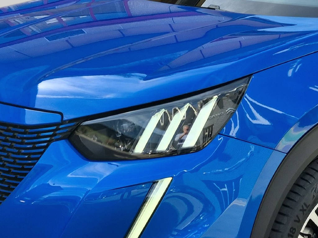 PEUGEOT 2008 Electrique 136 ch GT-image-2