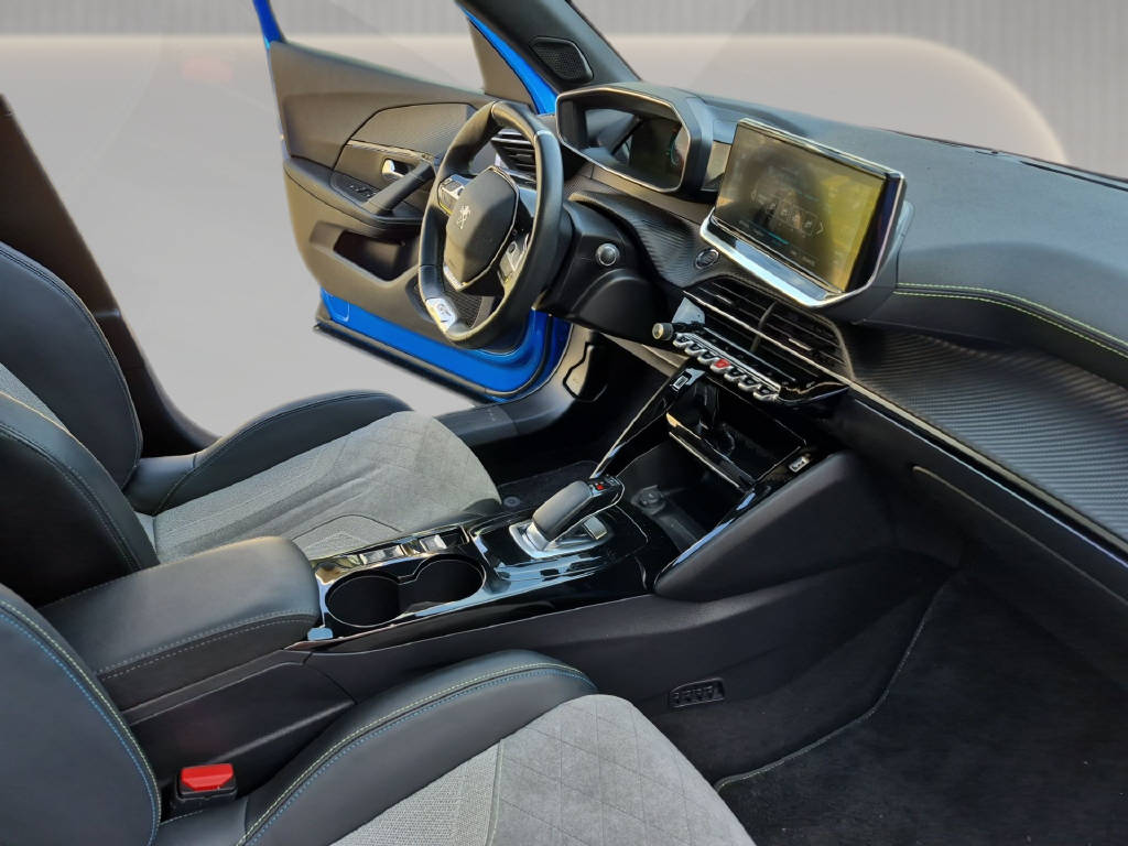 PEUGEOT 2008 Electrique 136 ch GT-image-12