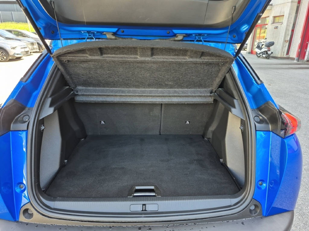 PEUGEOT 2008 Electrique 136 ch GT-image-8
