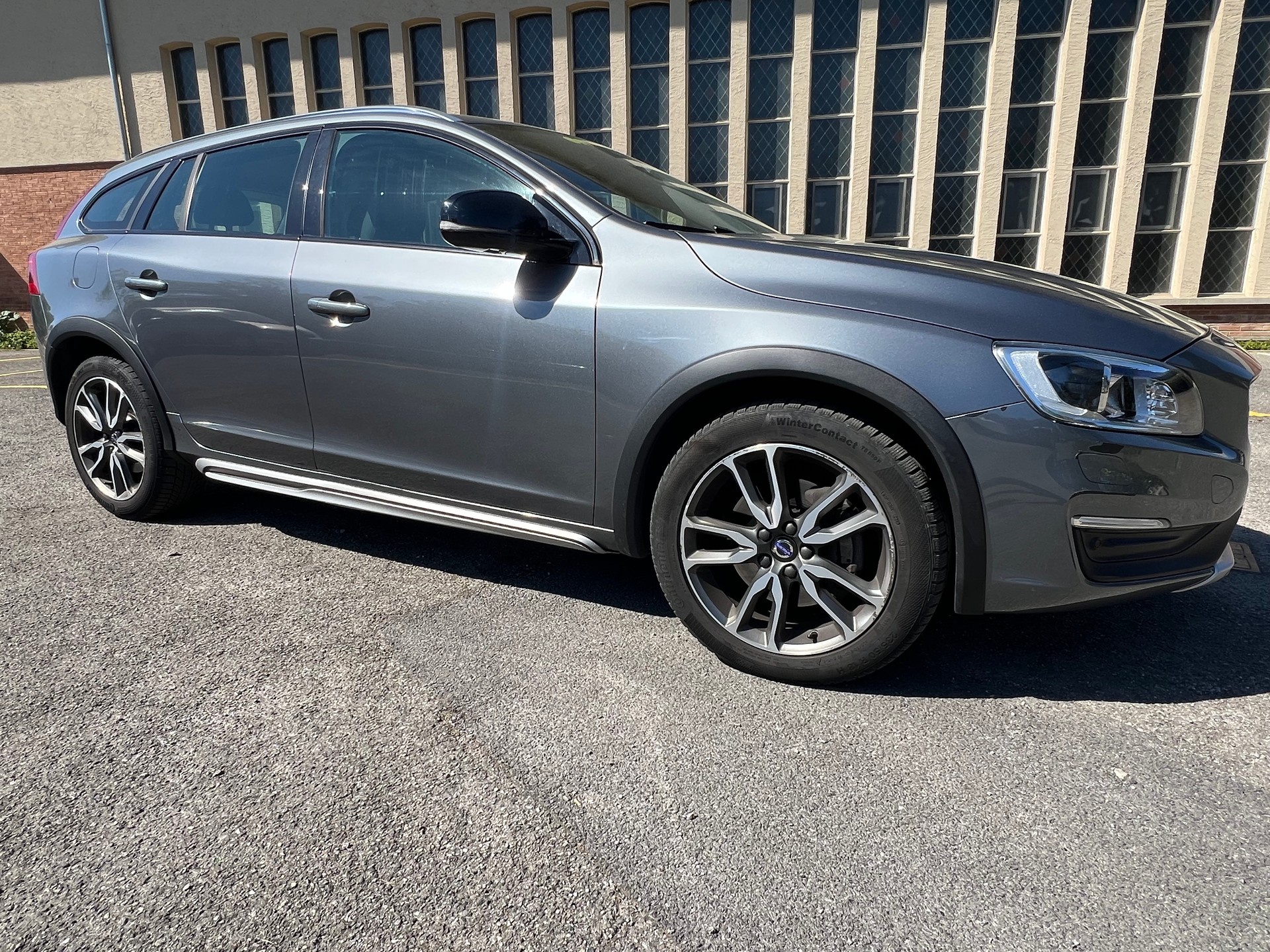 VOLVO V60 Cross Country D4 AWD Executive-image-3