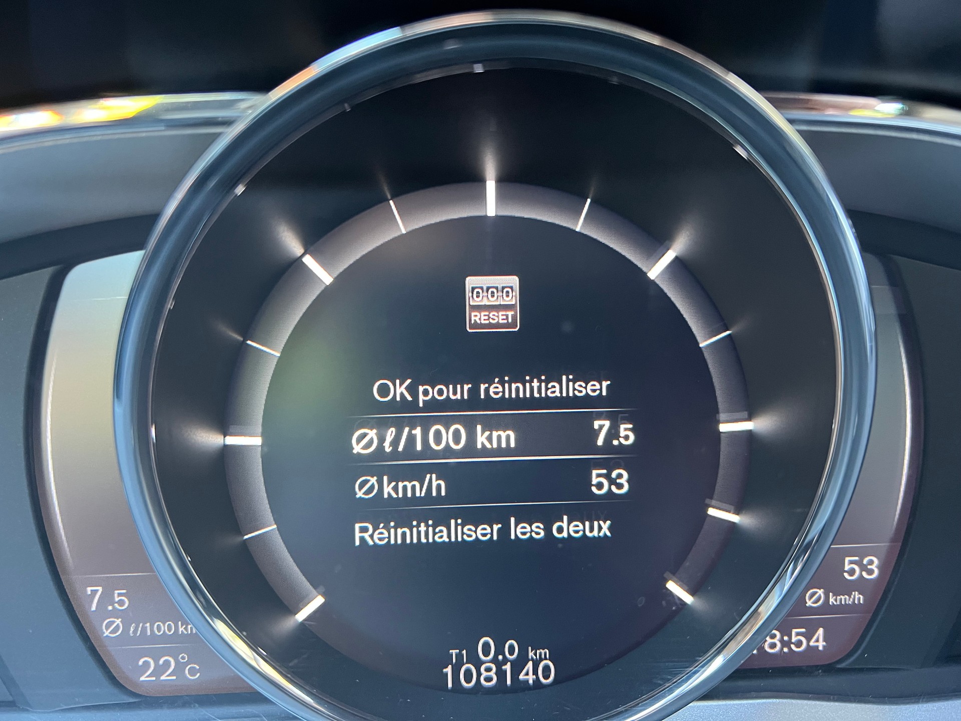 VOLVO V60 Cross Country D4 AWD Executive-image-10
