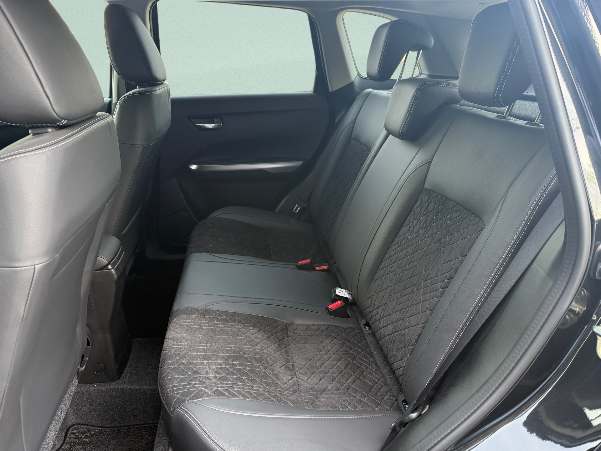 SUZUKI Vitara 1.4 Boosterjet Compact + 4x4 Hybrid Automatic-image-17