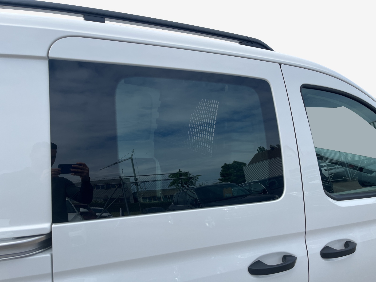 VW Caddy Cargo 2.0TDI 4Motion-image-15