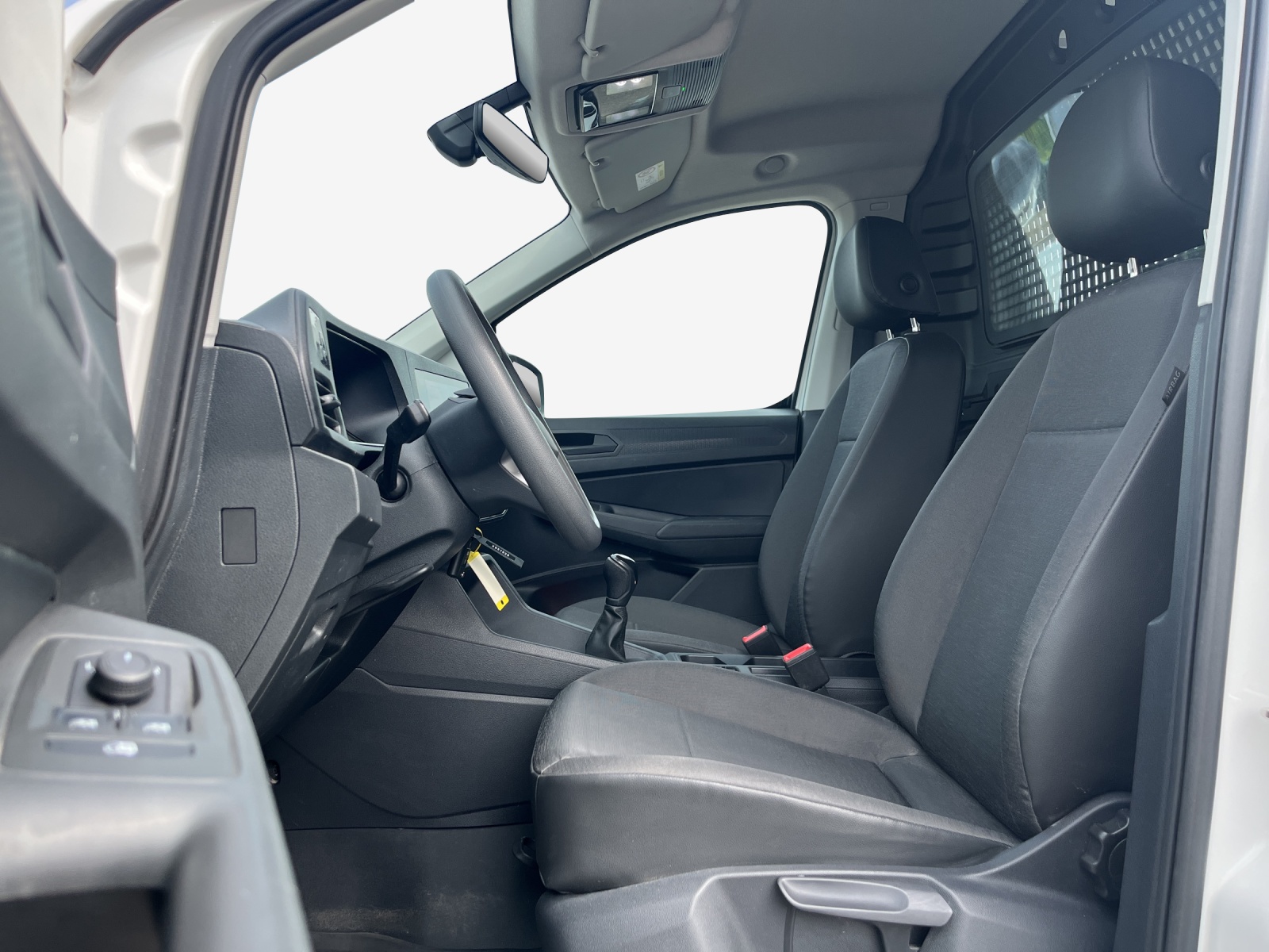 VW Caddy Cargo 2.0TDI 4Motion-image-7