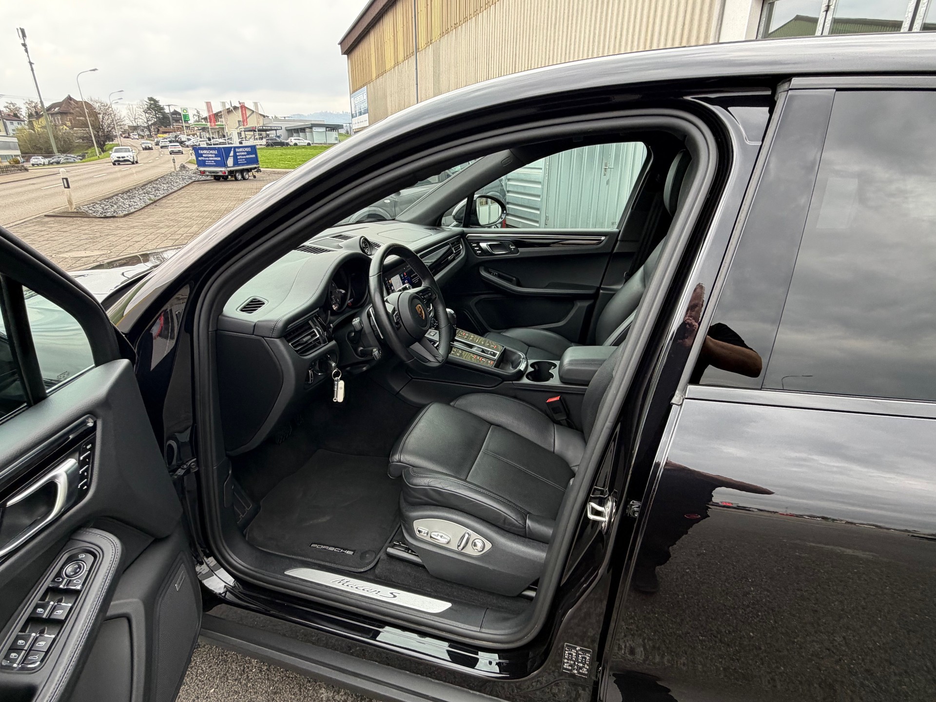 PORSCHE Macan S PDK-image-8