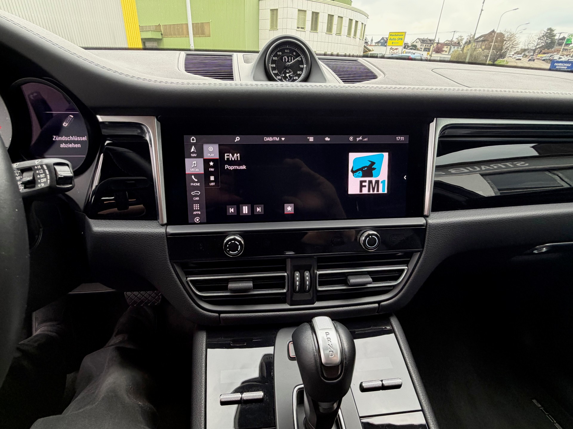 PORSCHE Macan S PDK-image-10