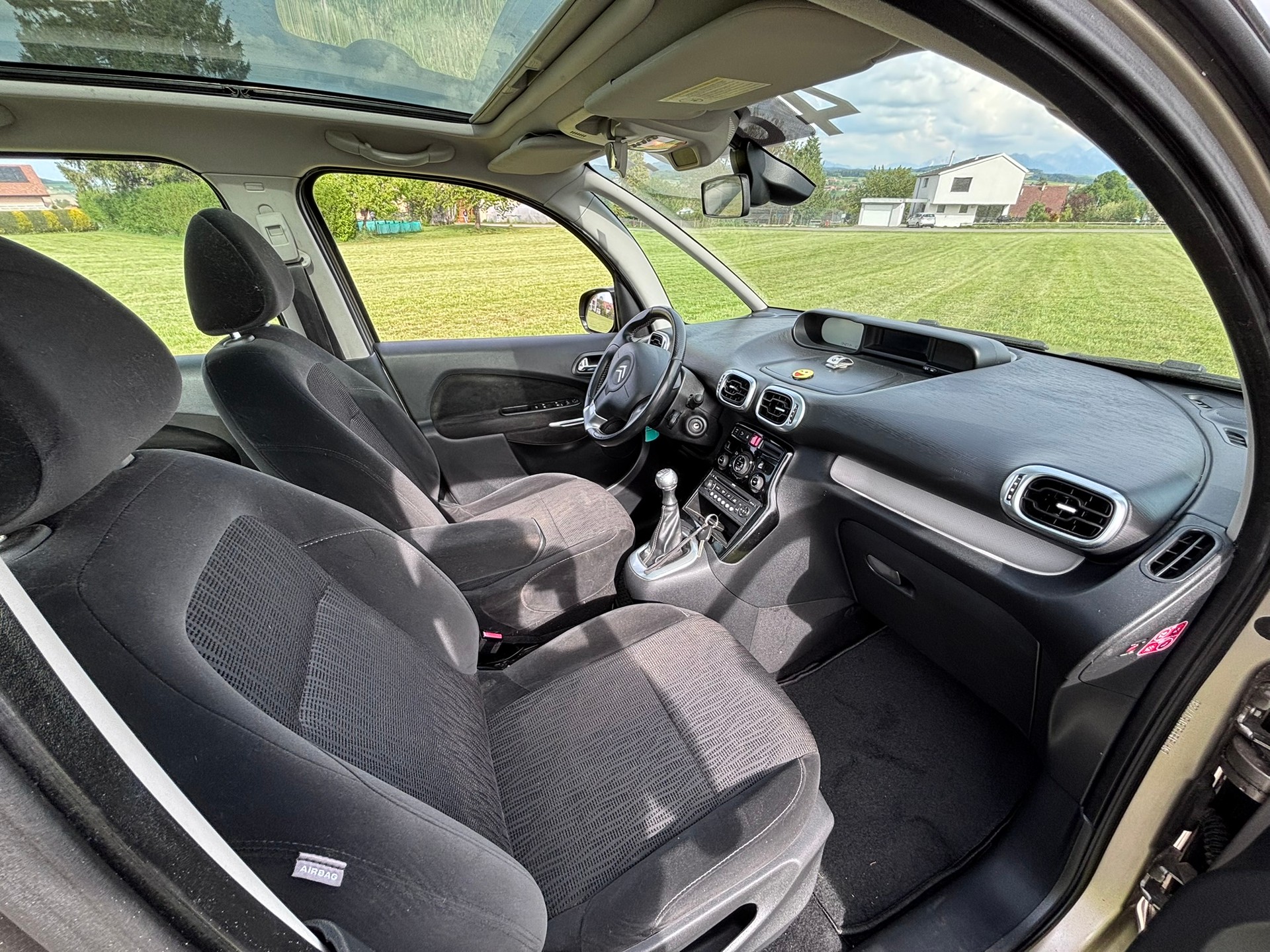 CITROEN C3 Picasso 1.4i 16V Exclusive-image-9