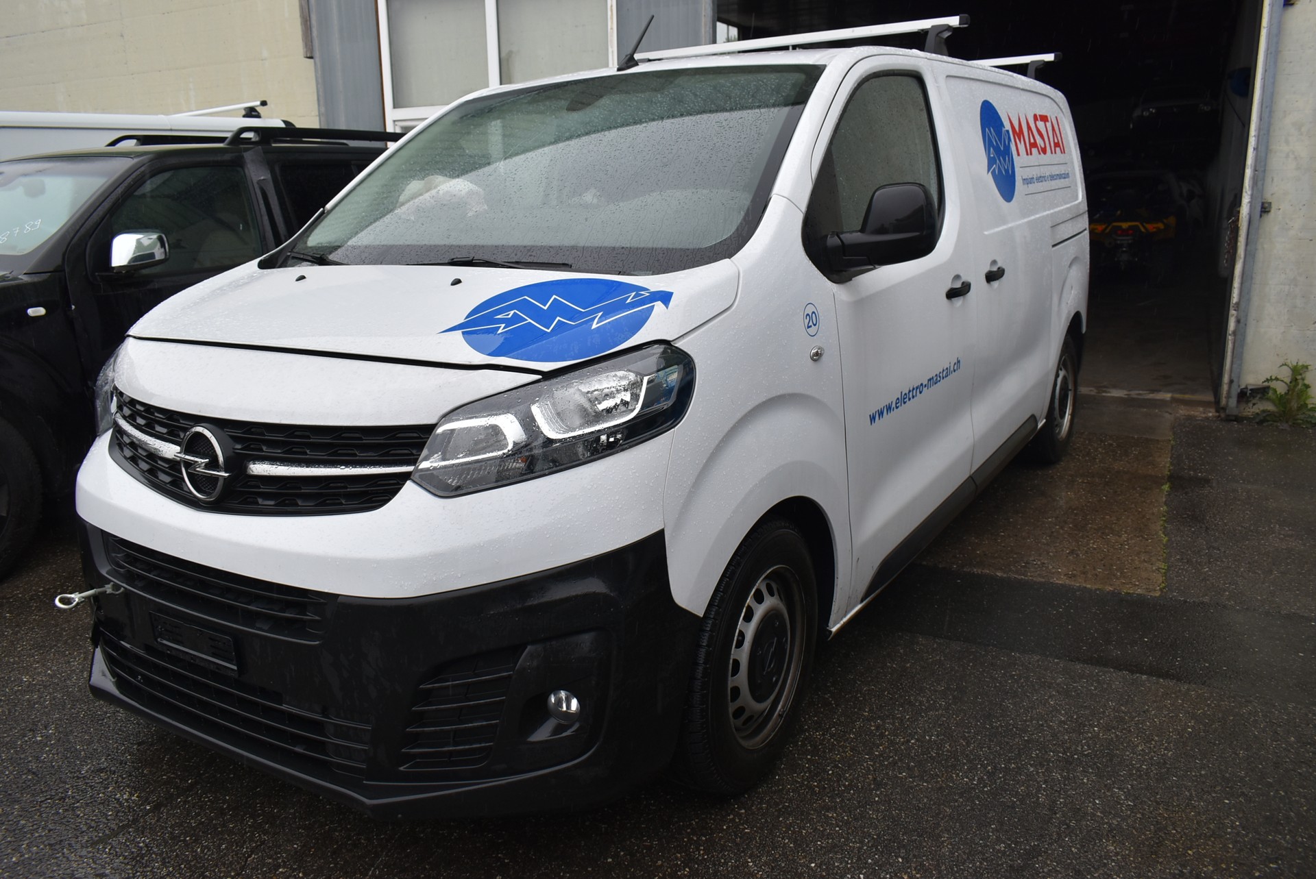 OPEL Vivaro Cargo 2.0 D s/s M-image-3