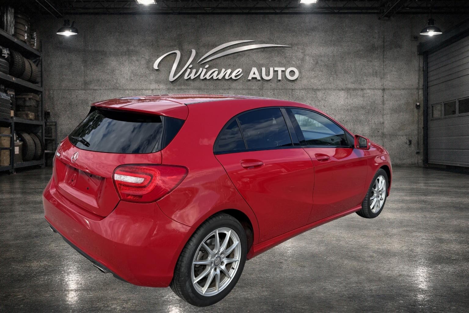 MERCEDES-BENZ A 180 Urban 7G-DCT-showroom-element-3
