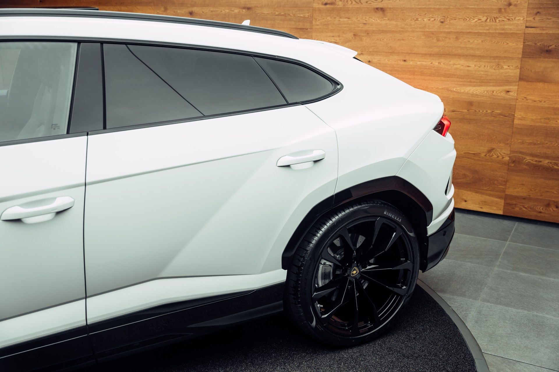 LAMBORGHINI Urus E-Gear Bianco Monocerus-image-22