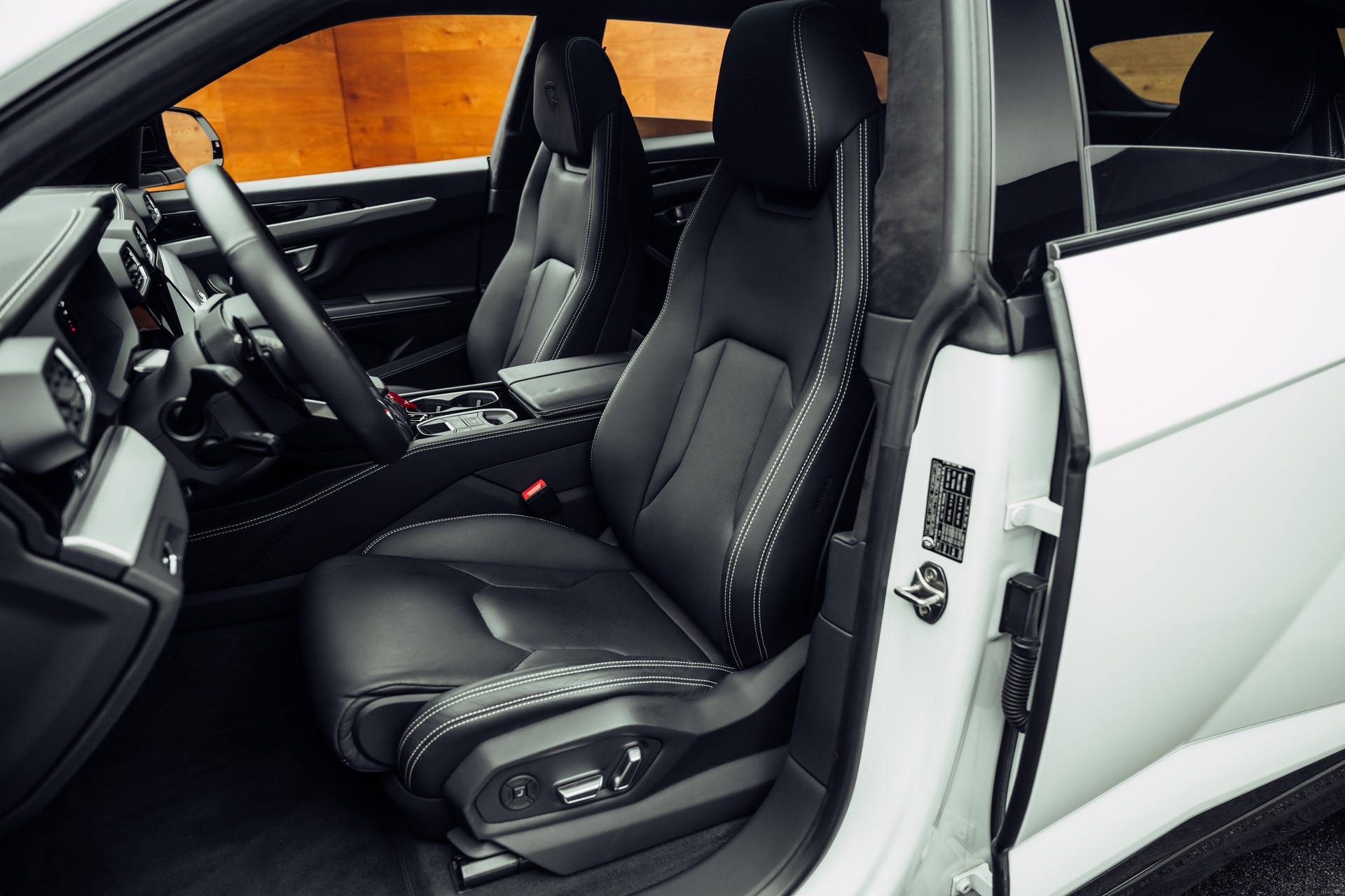 LAMBORGHINI Urus E-Gear Bianco Monocerus-image-5