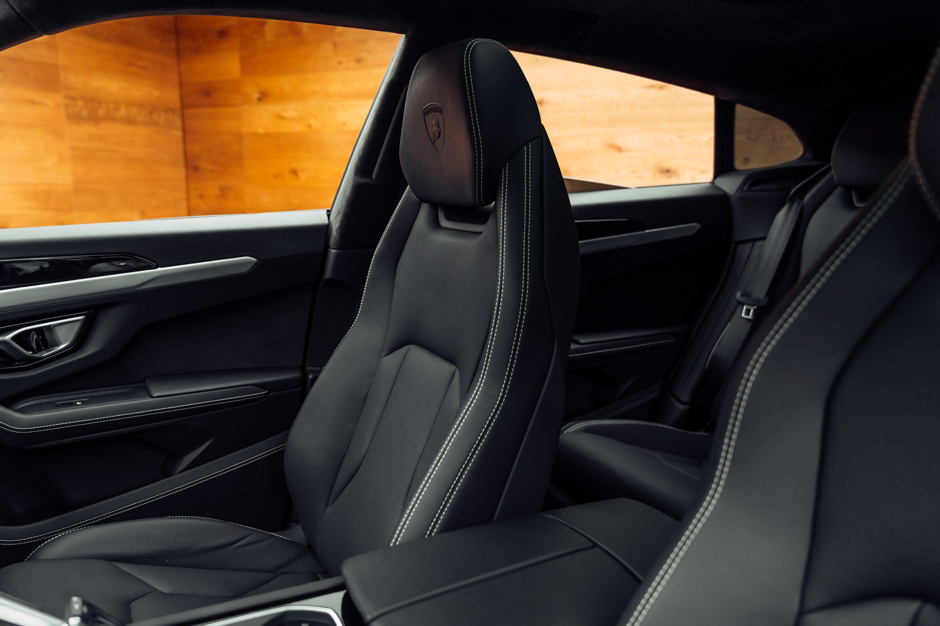 LAMBORGHINI Urus E-Gear Bianco Monocerus-image-6