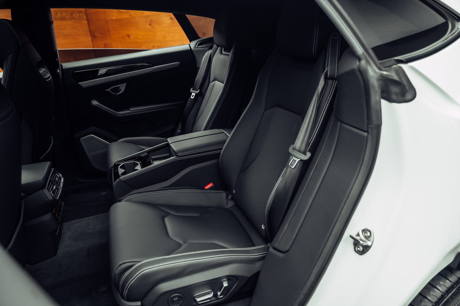 LAMBORGHINI Urus E-Gear Bianco Monocerus-image-7