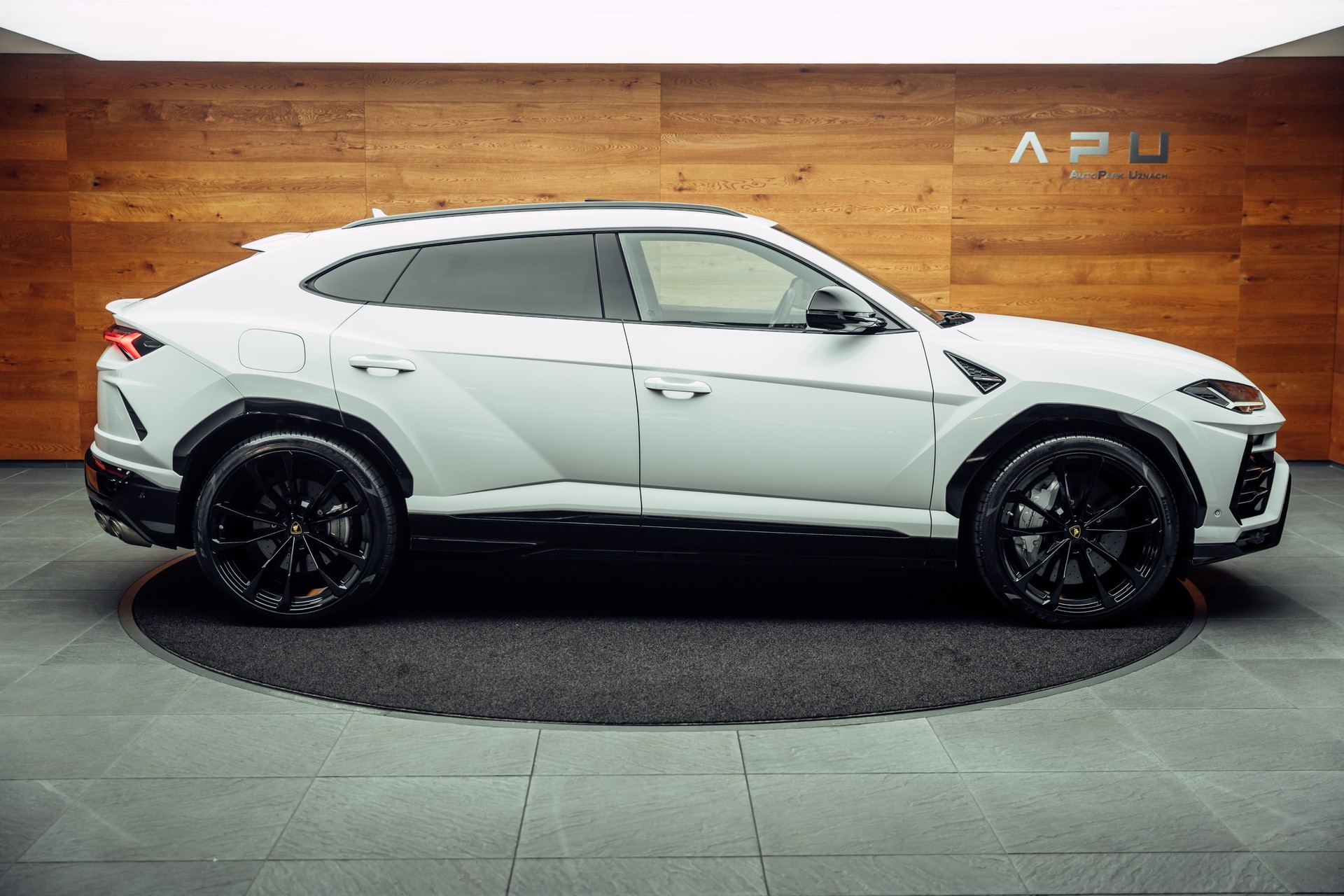 LAMBORGHINI Urus E-Gear Bianco Monocerus-image-11