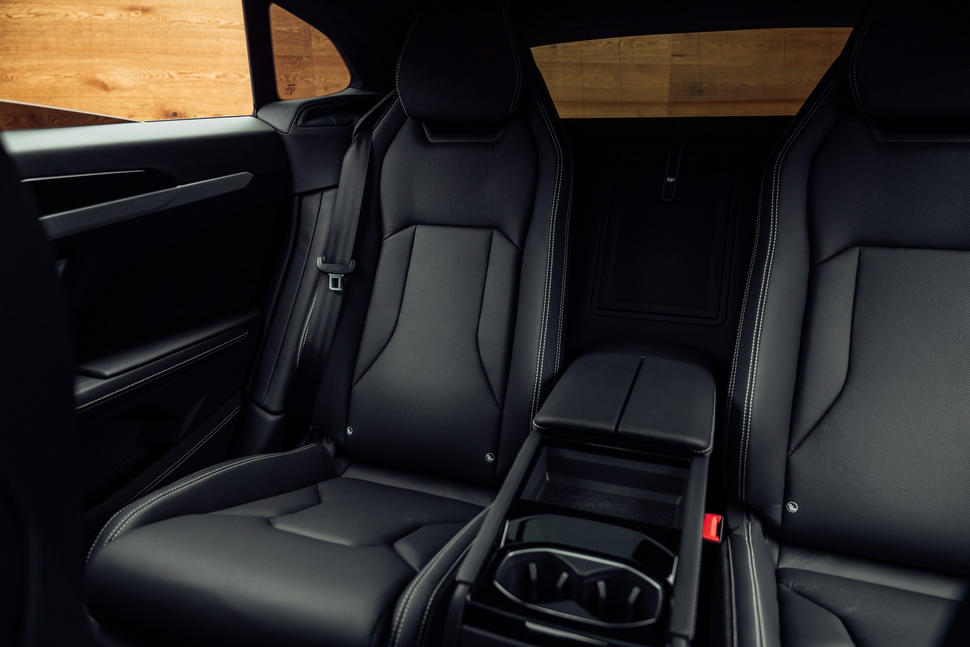 LAMBORGHINI Urus E-Gear Bianco Monocerus-image-8