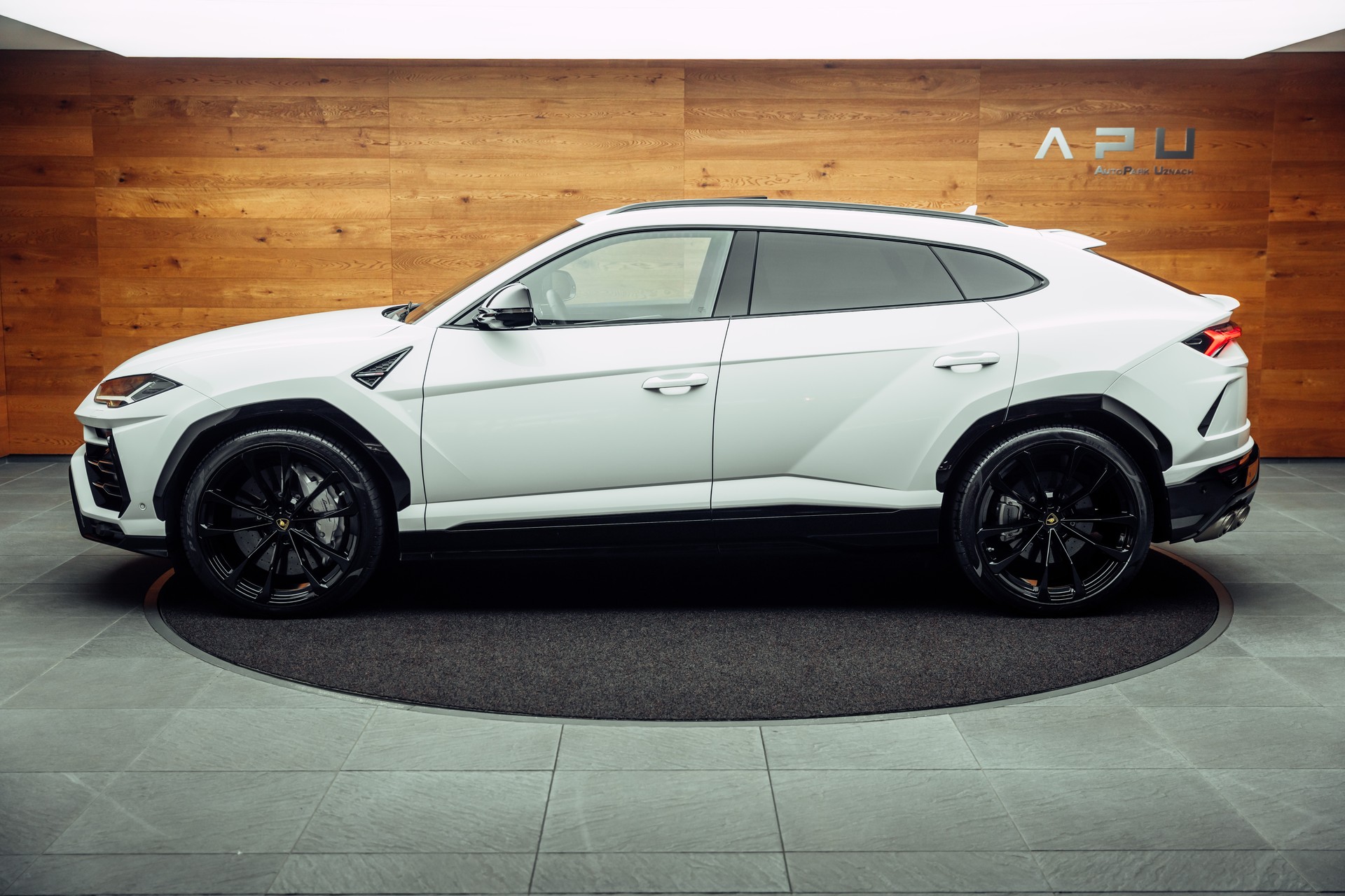 LAMBORGHINI Urus E-Gear Bianco Monocerus-image-10