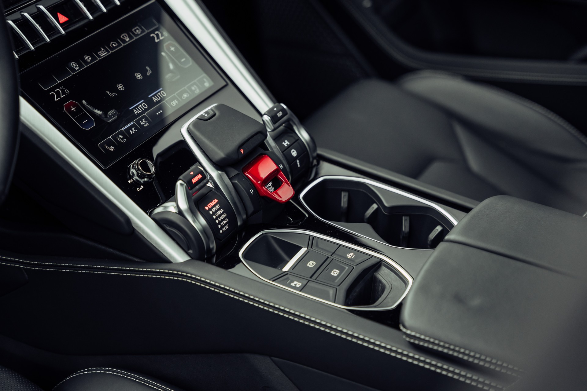LAMBORGHINI Urus E-Gear Bianco Monocerus-image-13