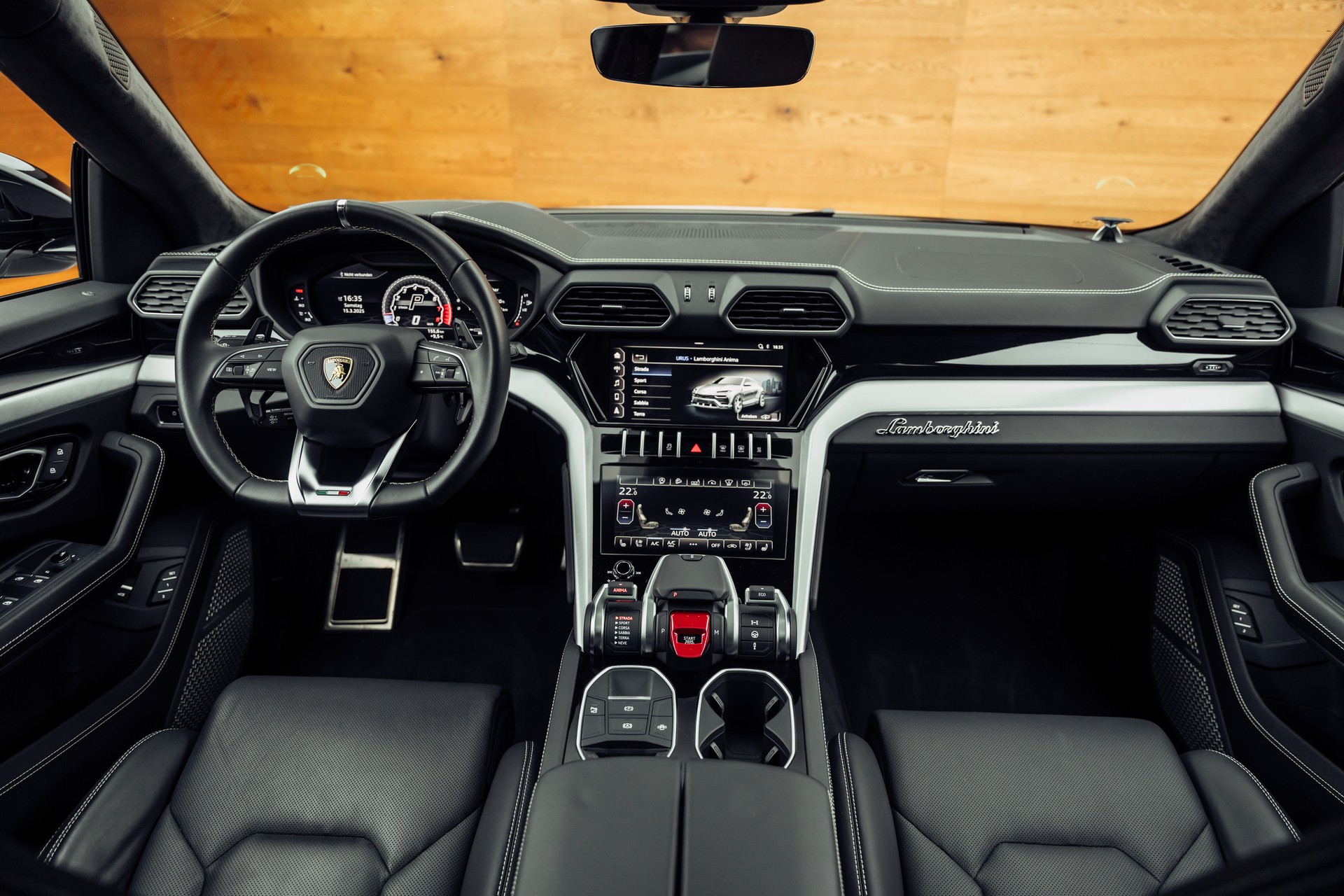 LAMBORGHINI Urus E-Gear Bianco Monocerus-image-4