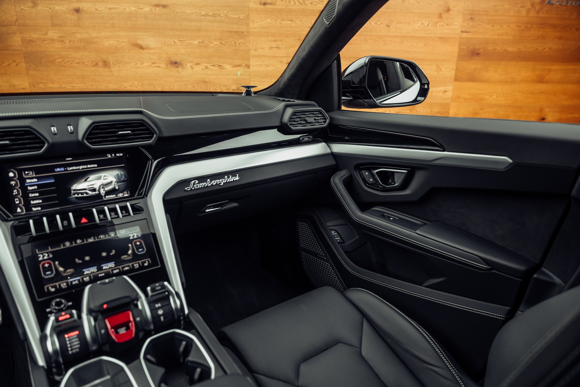LAMBORGHINI Urus E-Gear Bianco Monocerus-image-12