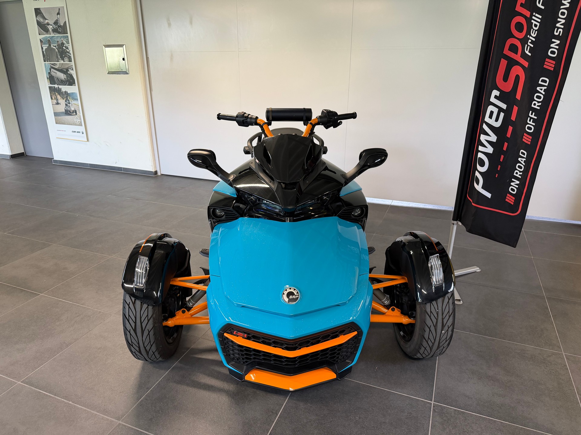 CAN-AM Spyder F3-S SE6-showroom-element-1