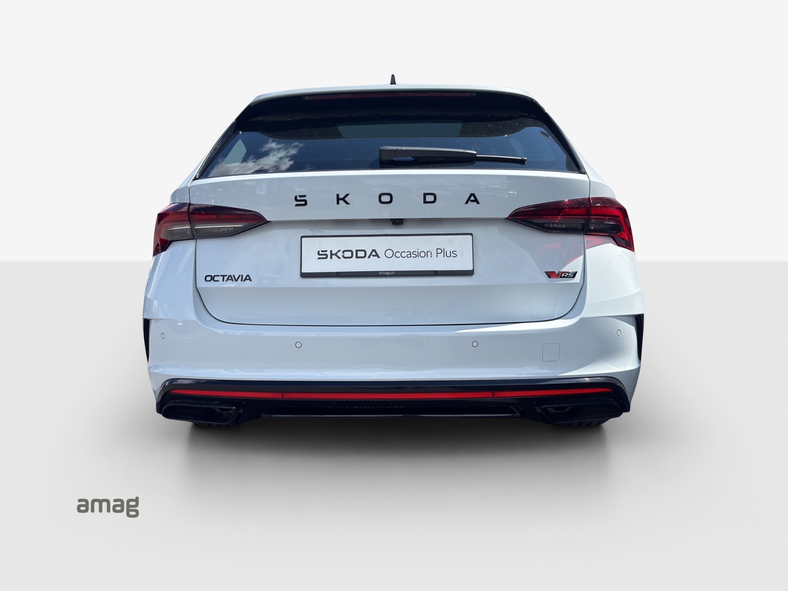 SKODA Octavia Combi 2.0 TSI DSG RS-image-3