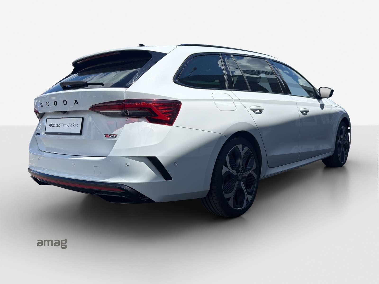 SKODA Octavia Combi 2.0 TSI DSG RS-image-4