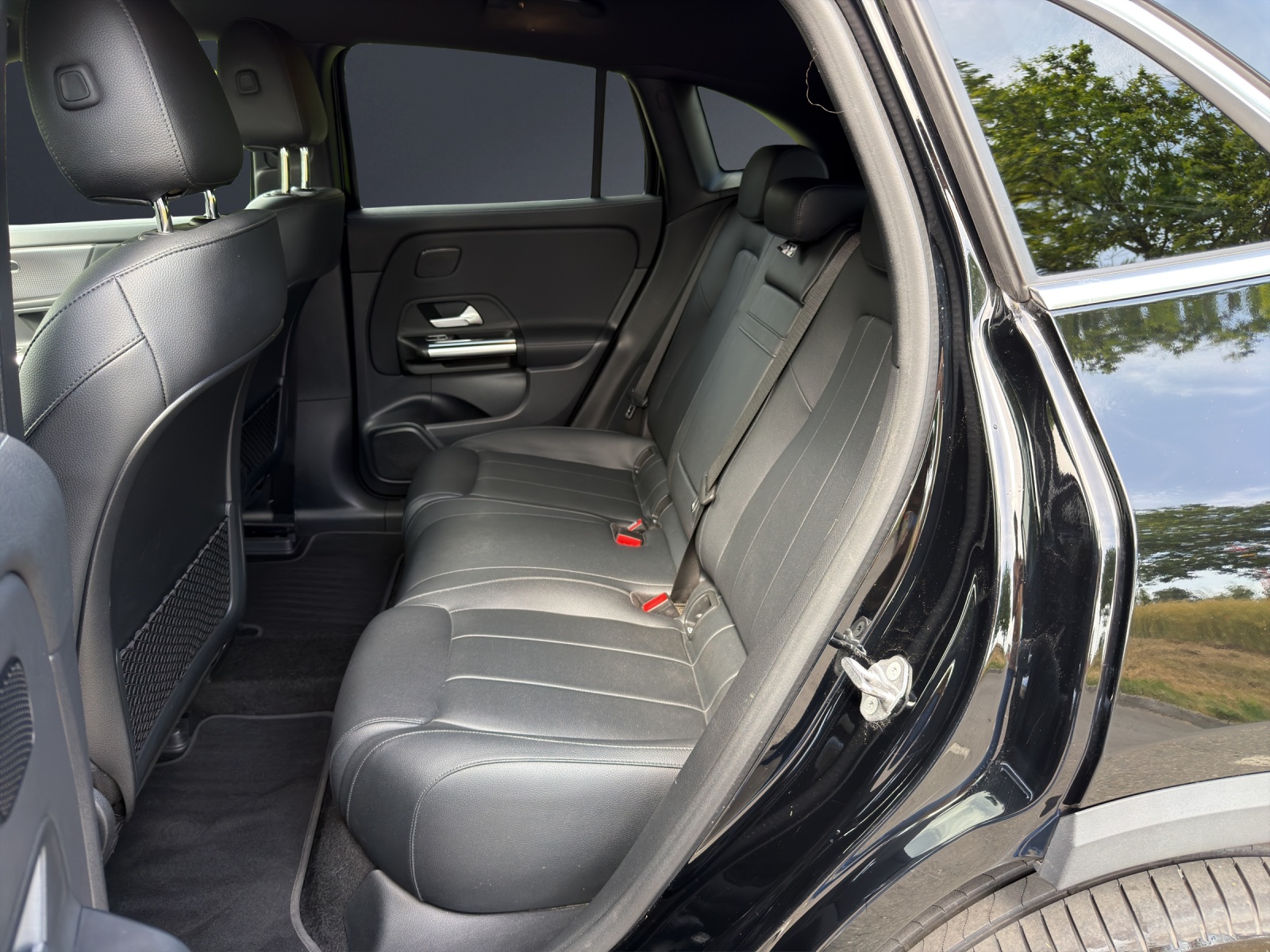 MERCEDES-BENZ EQA 250-image-10