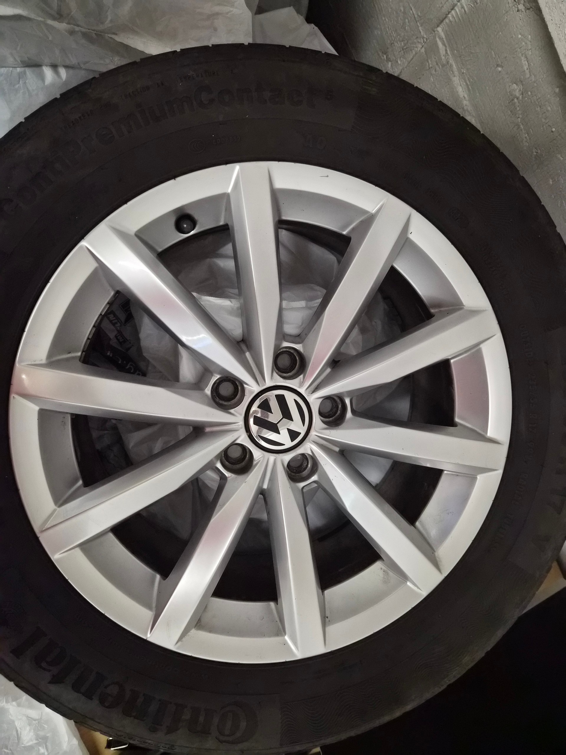 VW Tiguan 1.4 TSI Lounge 4Motion-image-17