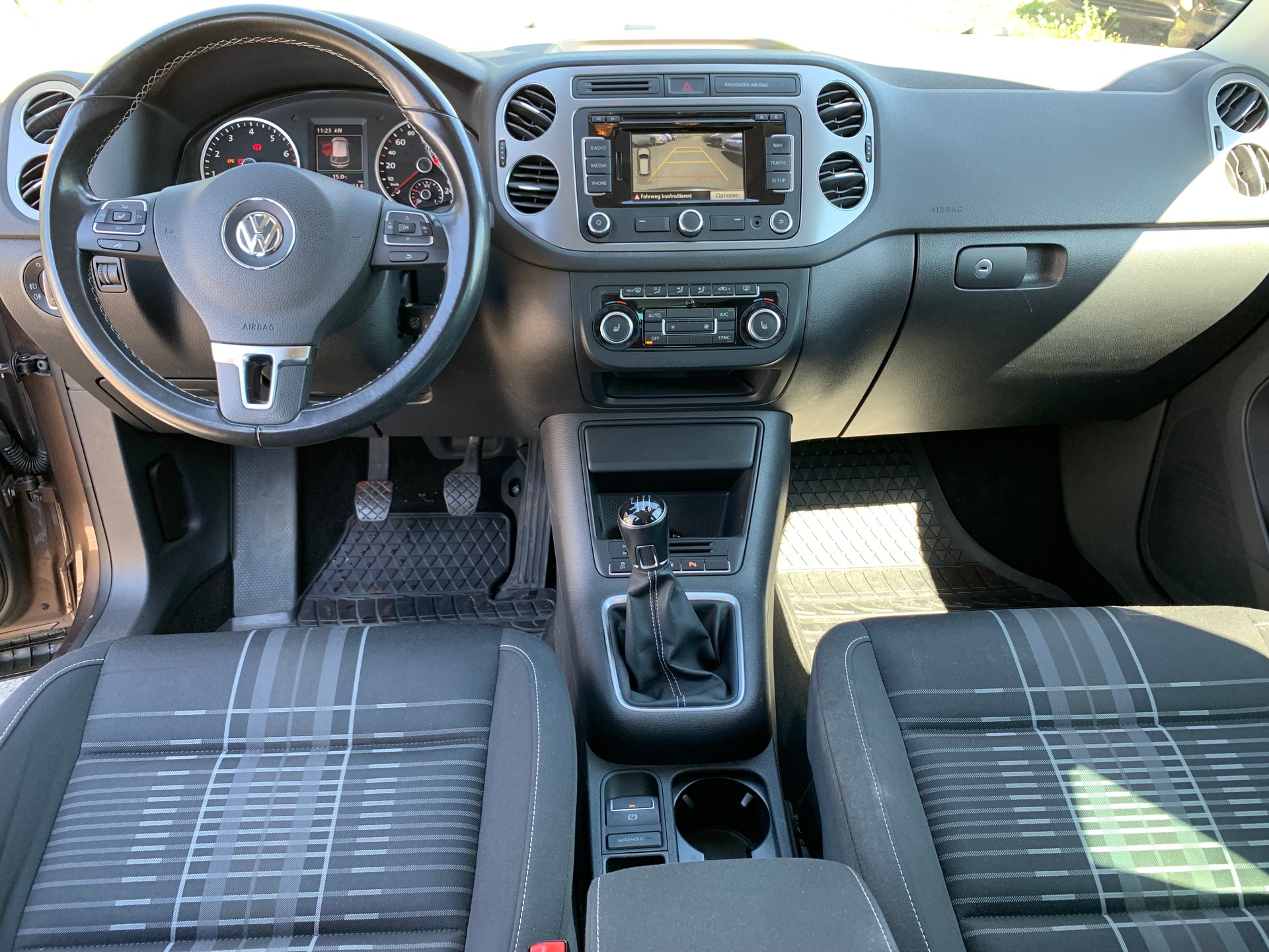 VW Tiguan 1.4 TSI Lounge 4Motion-image-9