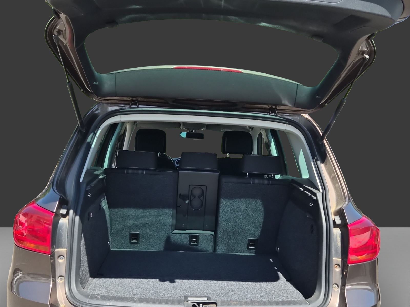 VW Tiguan 1.4 TSI Lounge 4Motion-image-14