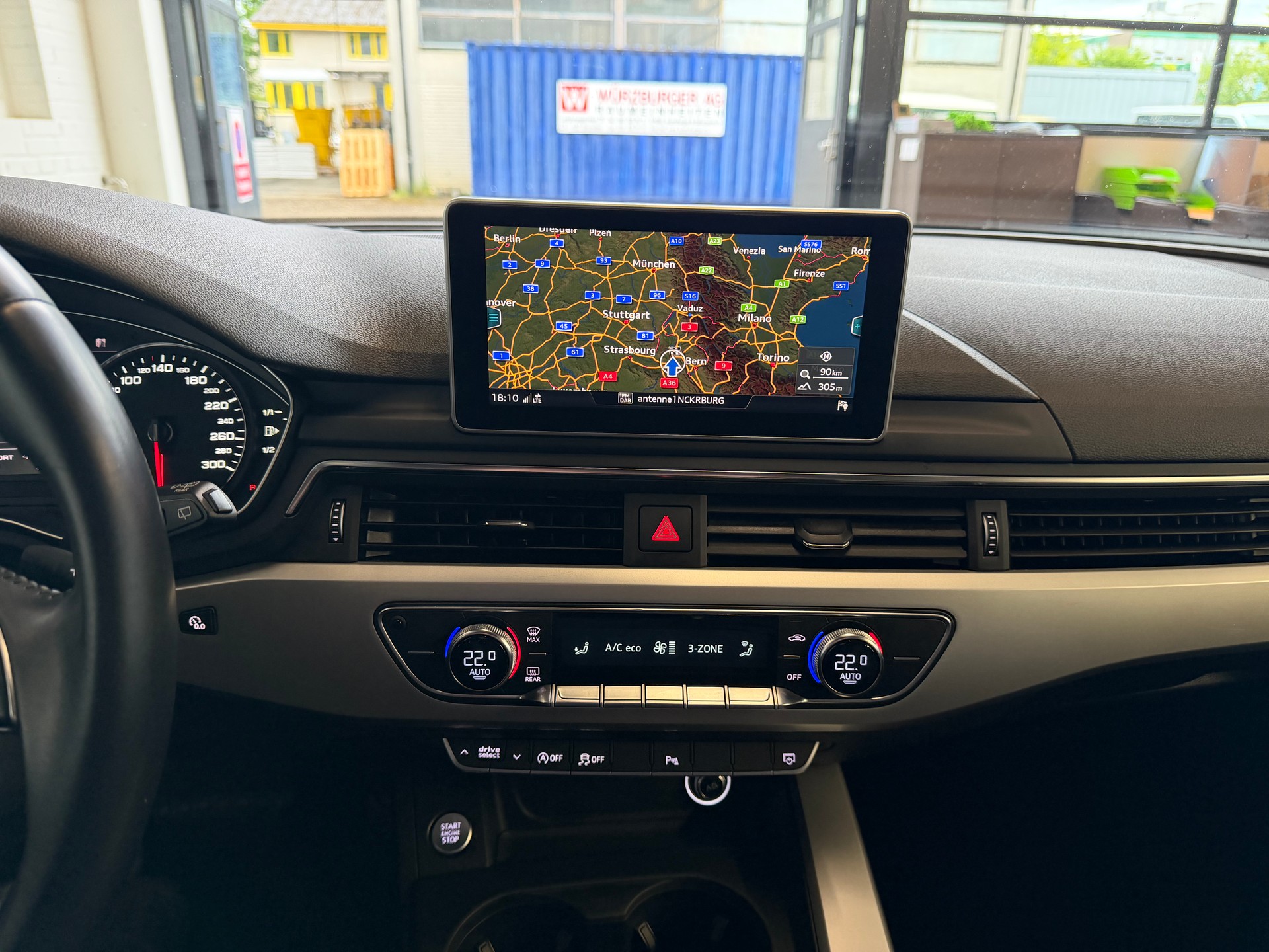 AUDI A4 Avant 2.0 TDI S-tronic-image-14