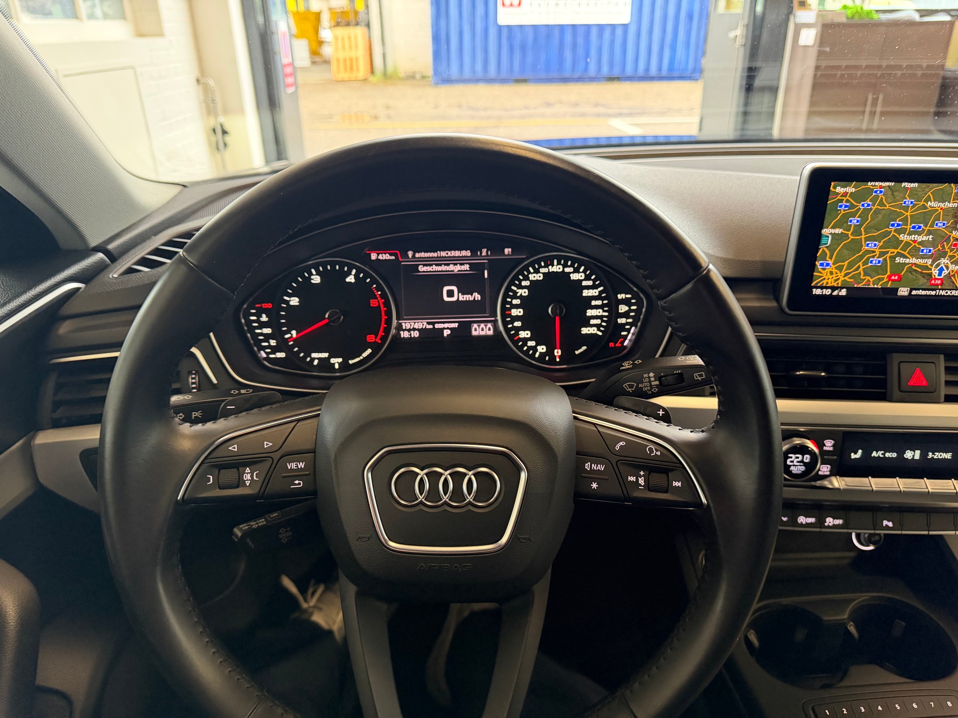 AUDI A4 Avant 2.0 TDI S-tronic-image-13