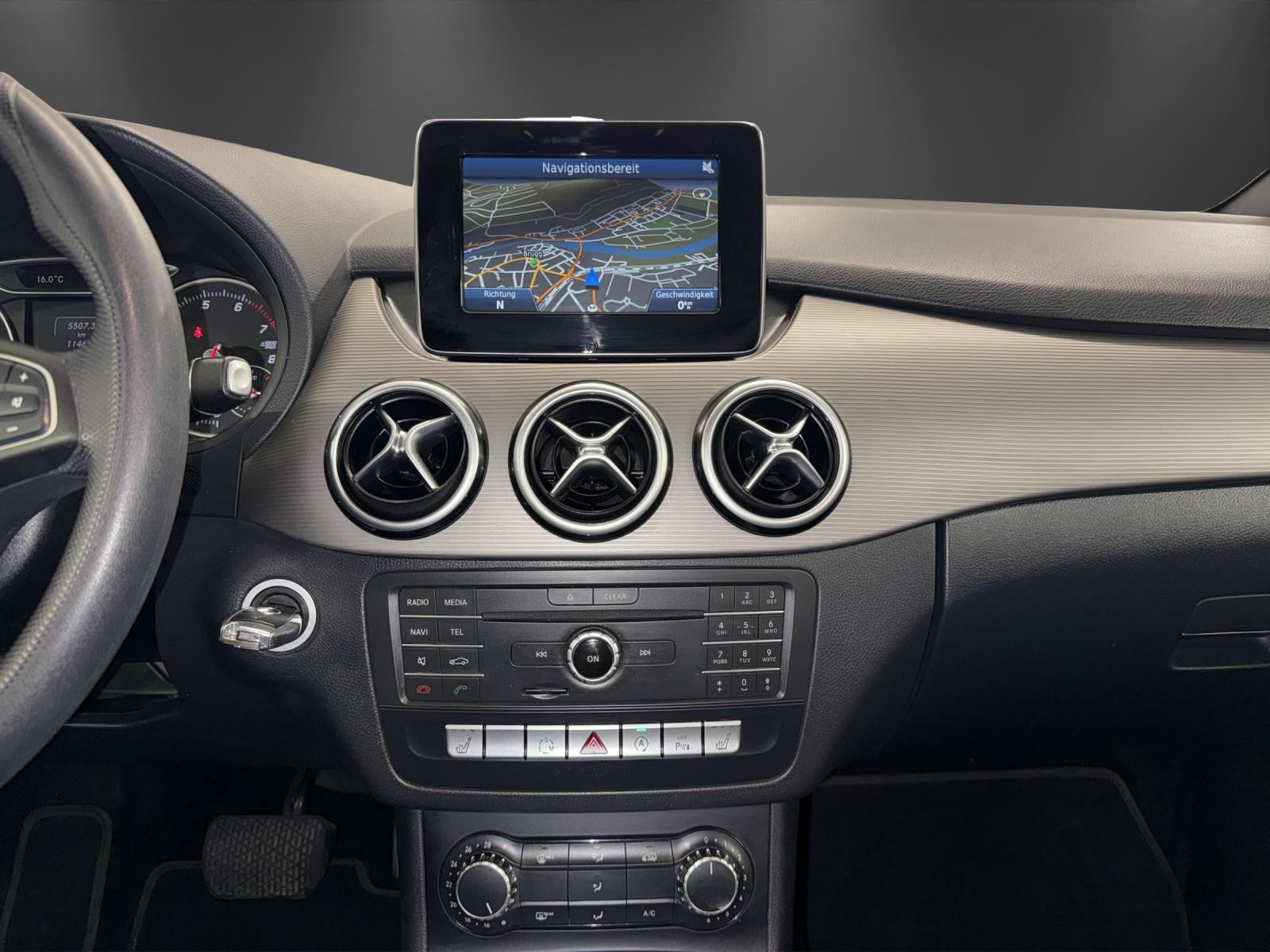 MERCEDES-BENZ B 180 AMG Line 7G-DCT-image-10