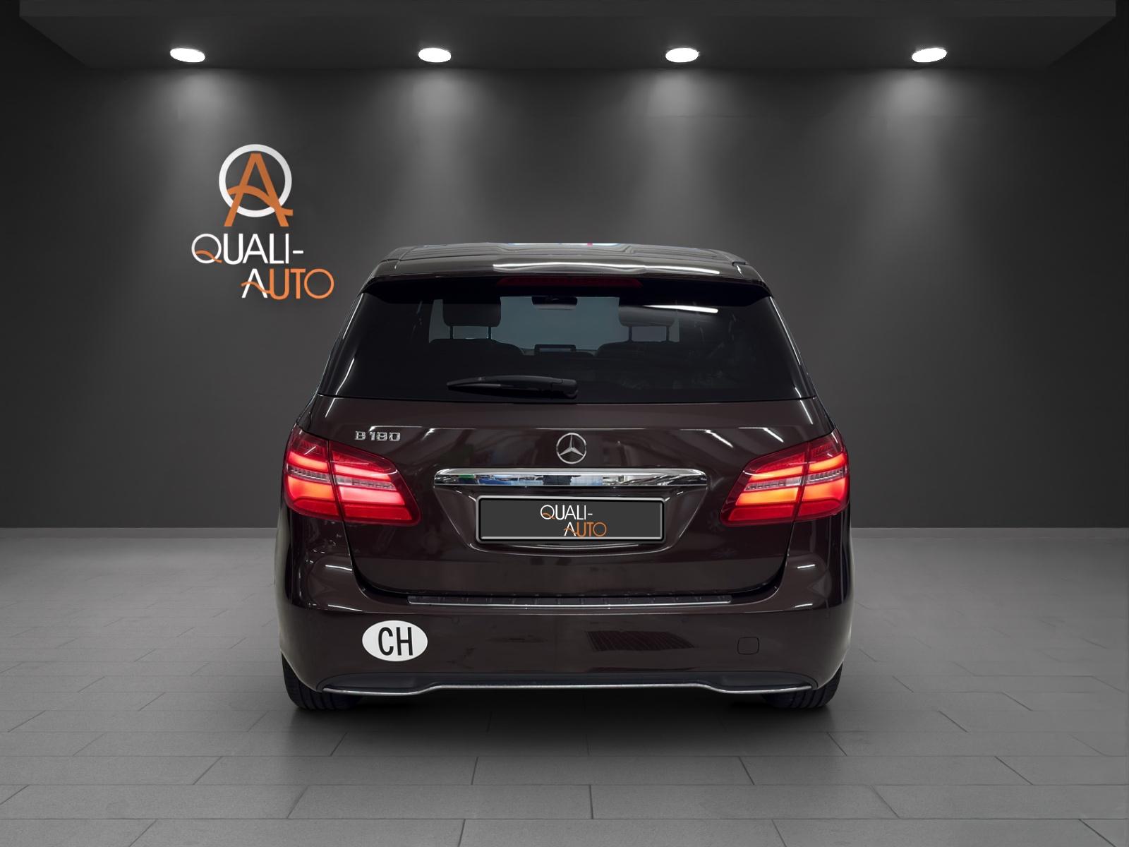 MERCEDES-BENZ B 180 AMG Line 7G-DCT-image-4