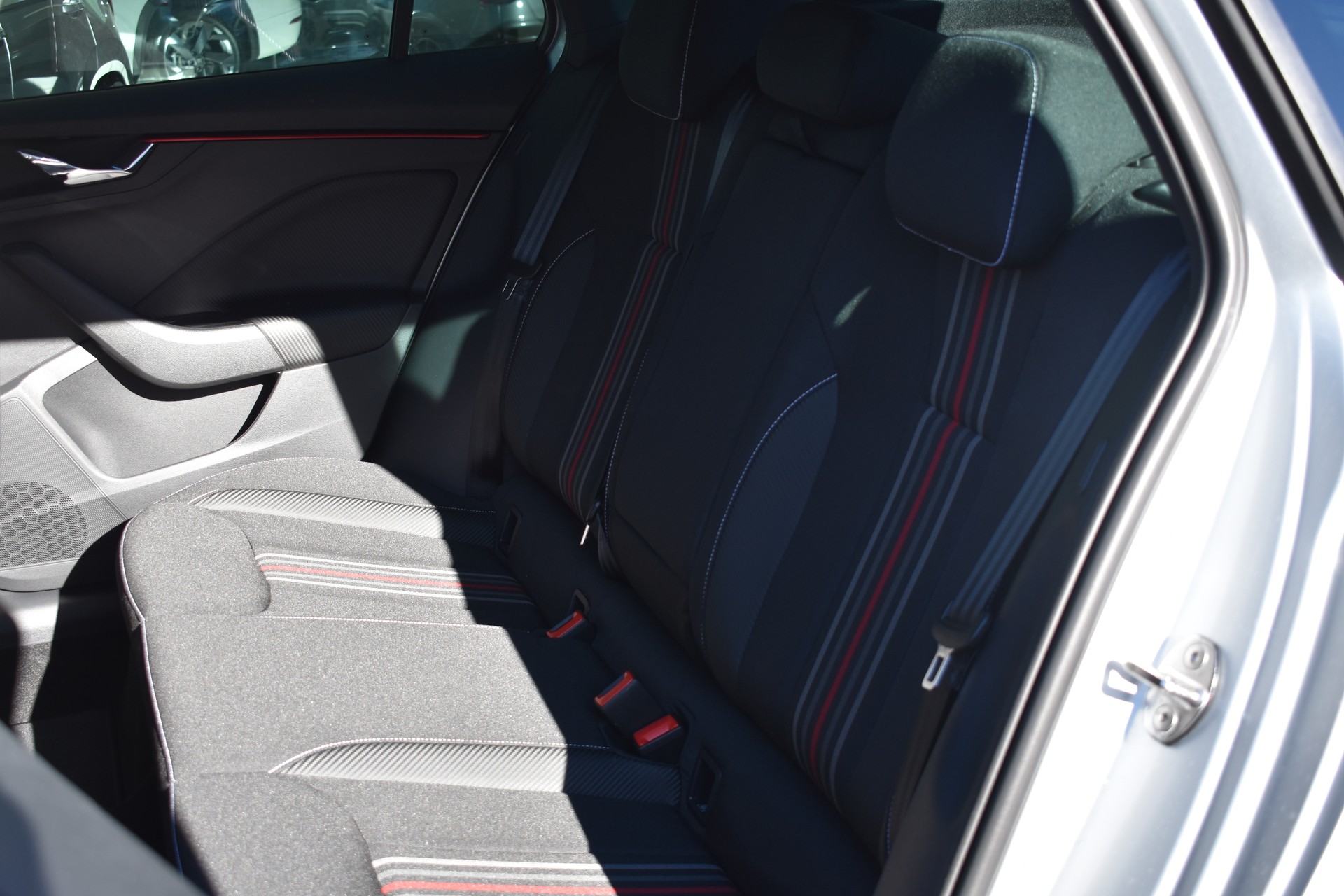 SKODA Kamiq 1.5 TSI Monte Carlo DSG-image-9