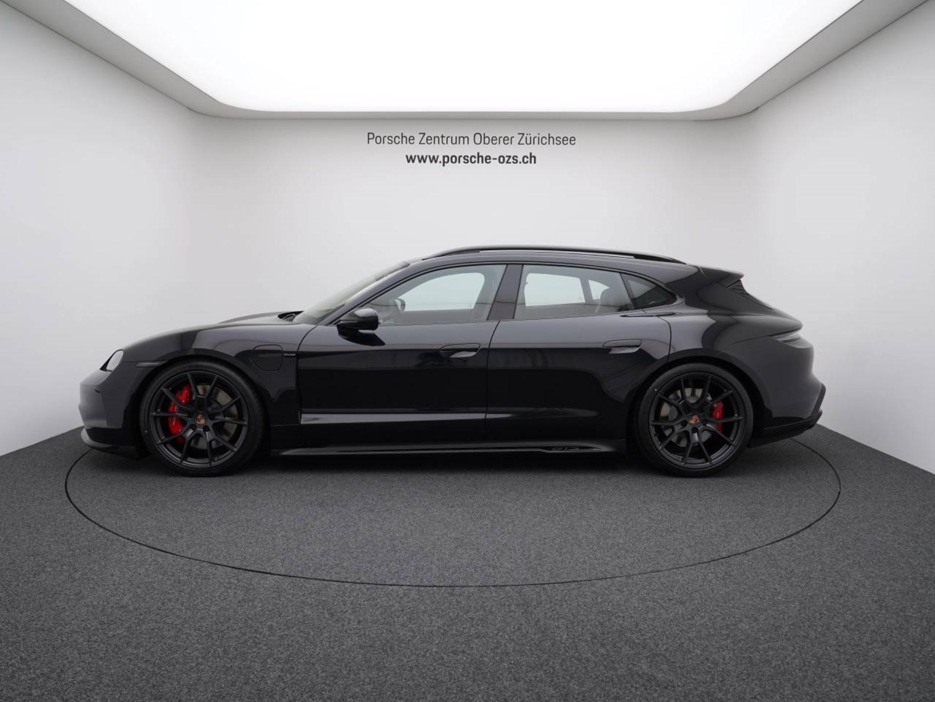 PORSCHE Taycan GTS Sport Turismo-showroom-element-1