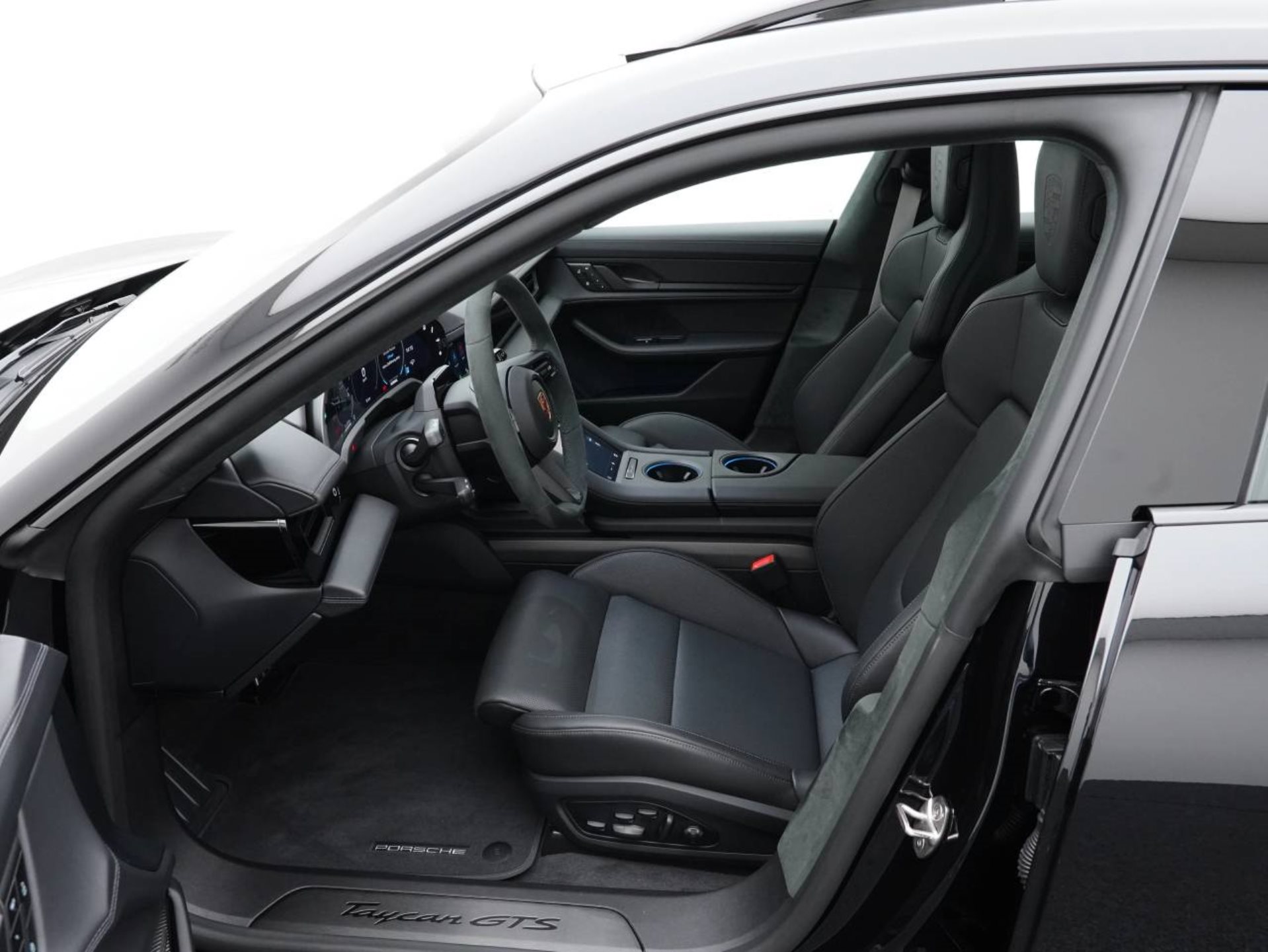 PORSCHE Taycan GTS Sport Turismo-image-4