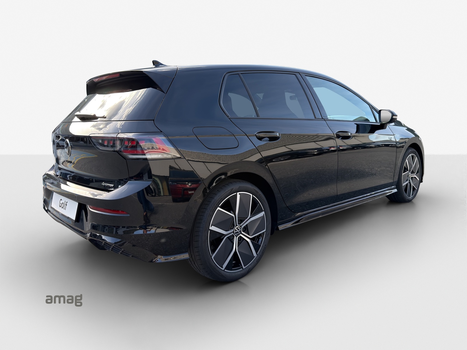 VW Golf 2.0 TSI R-Line DSG 4 Motion-image-4