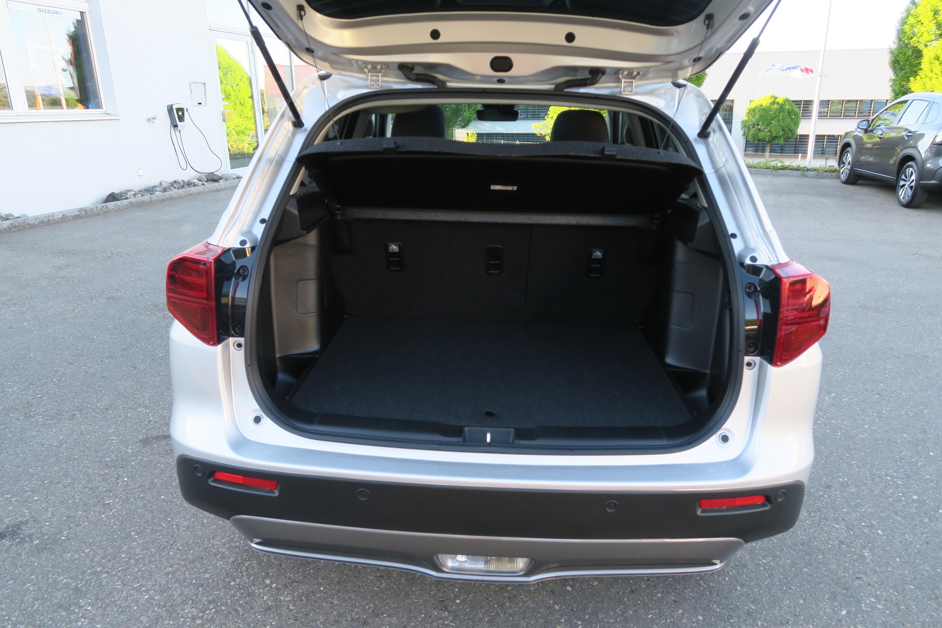 SUZUKI Vitara 1.4 T Sakura Top Hybrid 4x4-image-4