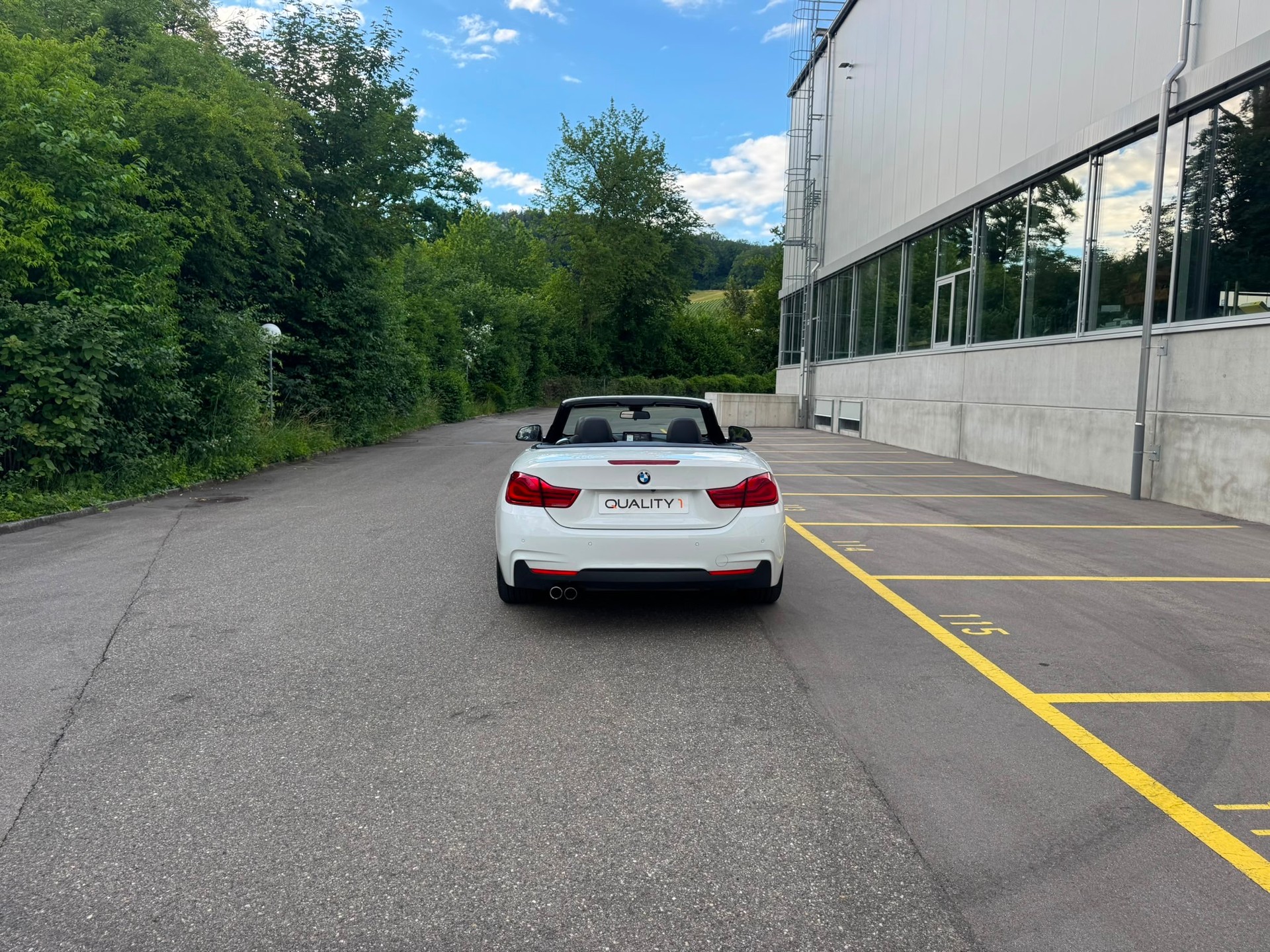 BMW 430i Cabriolet xDrive M Sport Steptronic-image-6