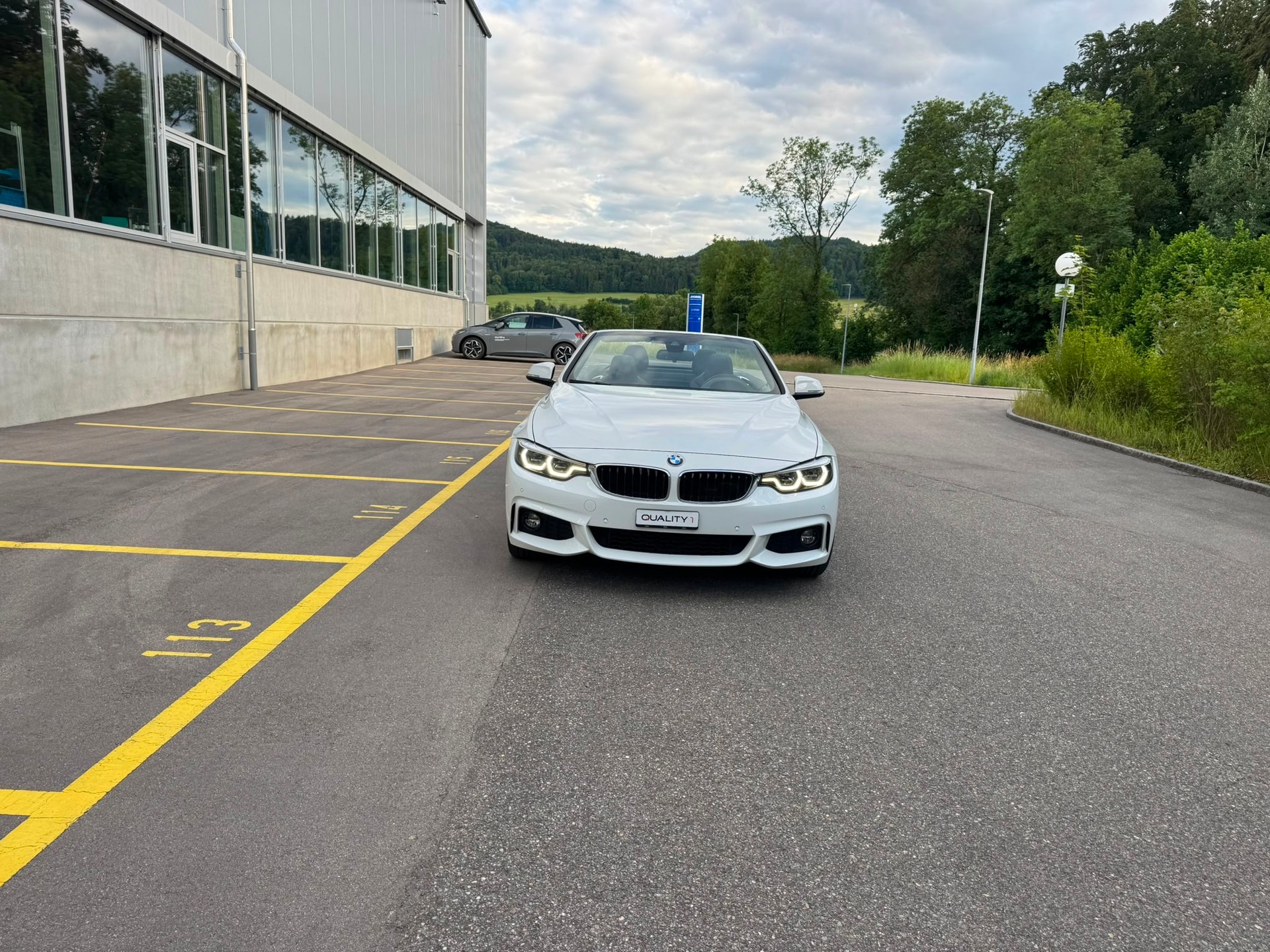 BMW 430i Cabriolet xDrive M Sport Steptronic-image-2