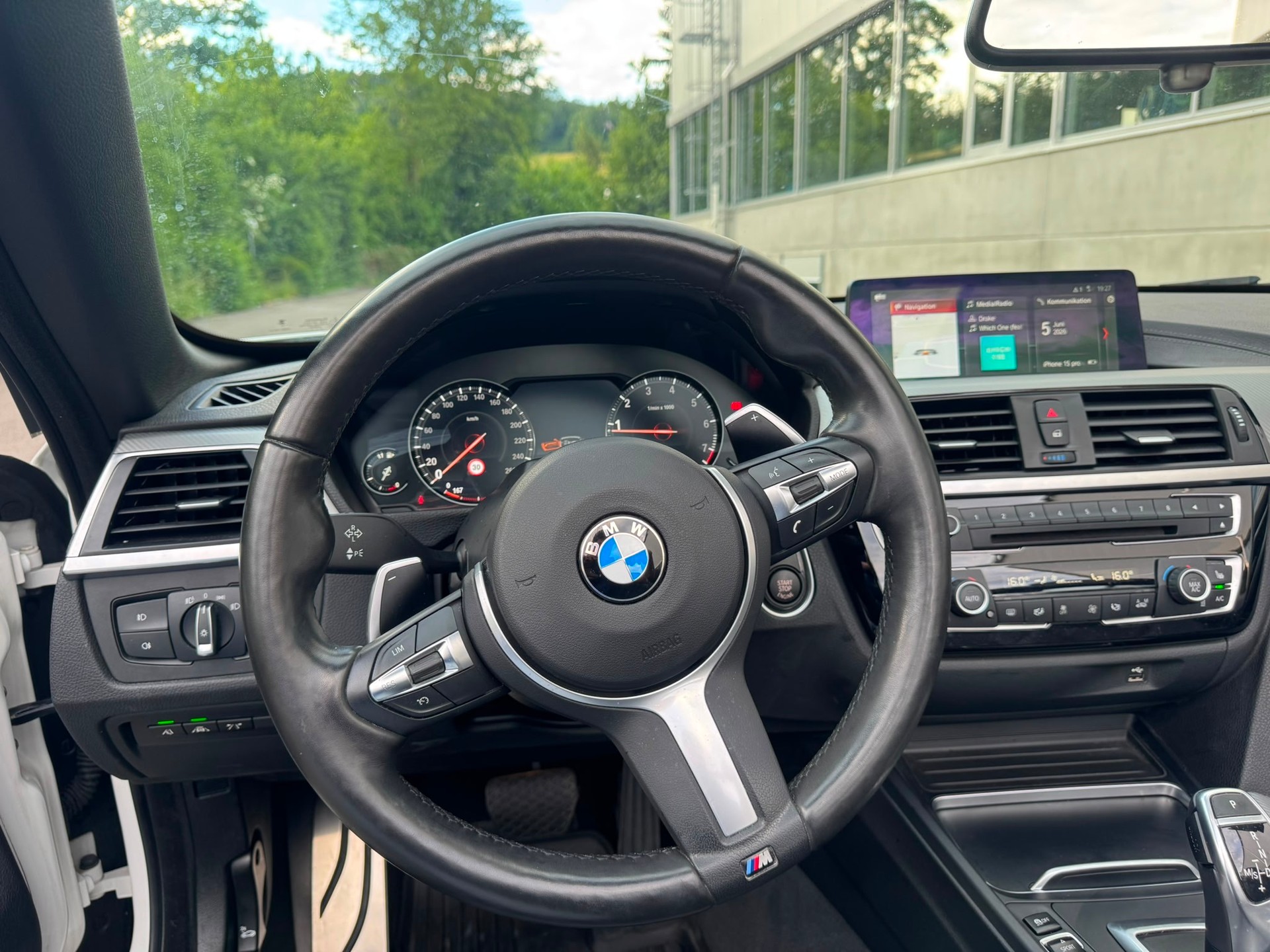 BMW 430i Cabriolet xDrive M Sport Steptronic-image-13