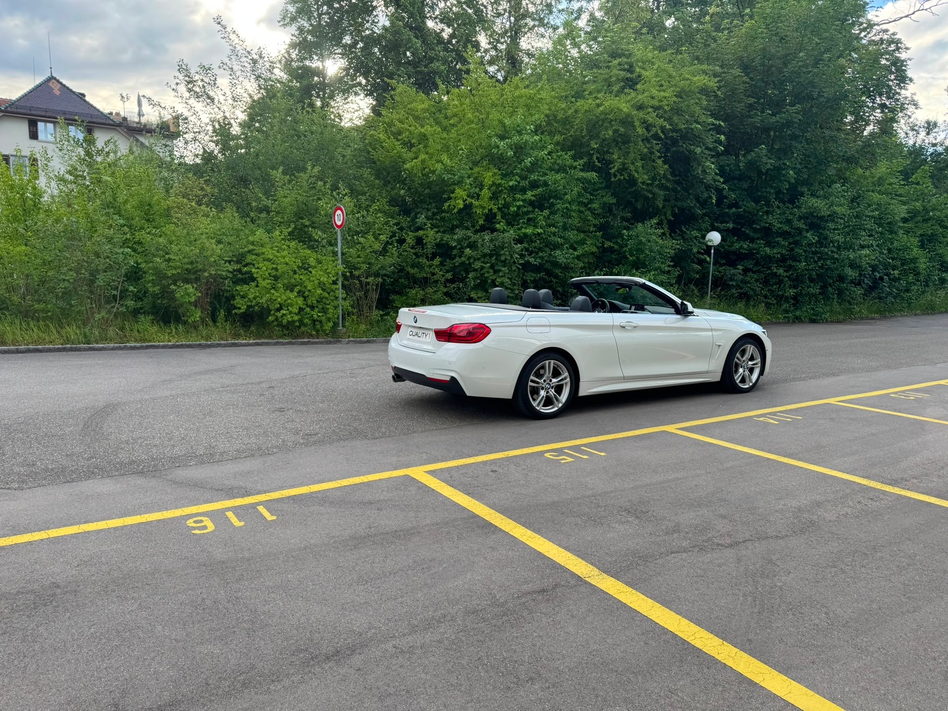 BMW 430i Cabriolet xDrive M Sport Steptronic-image-4