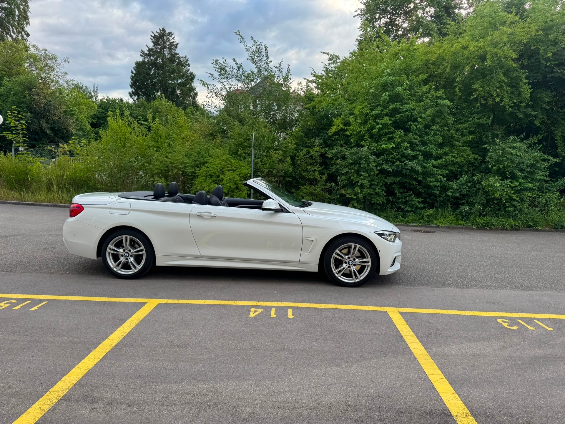 BMW 430i Cabriolet xDrive M Sport Steptronic-image-3
