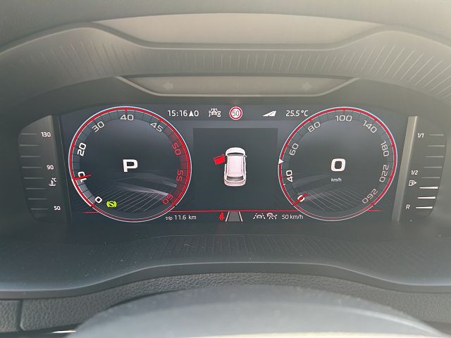 SKODA Karoq 2.0 TDI CR Sport Line 4x4 DSG-image-6