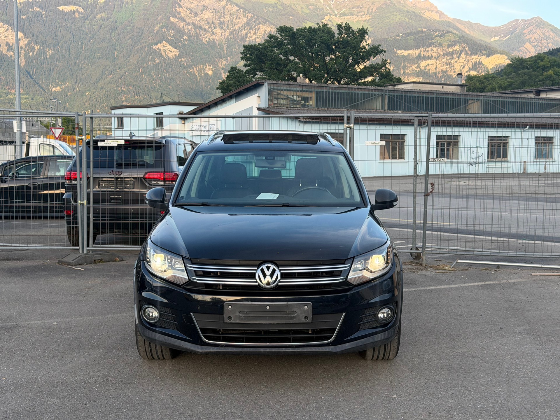 VW VW Tiguan 2.0 TDI DSG BlueMotion Expertise-image-1