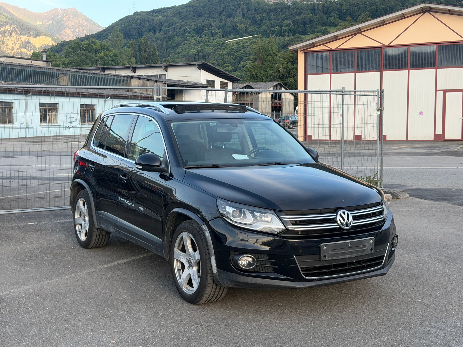VW VW Tiguan 2.0 TDI DSG BlueMotion Expertise-image-2
