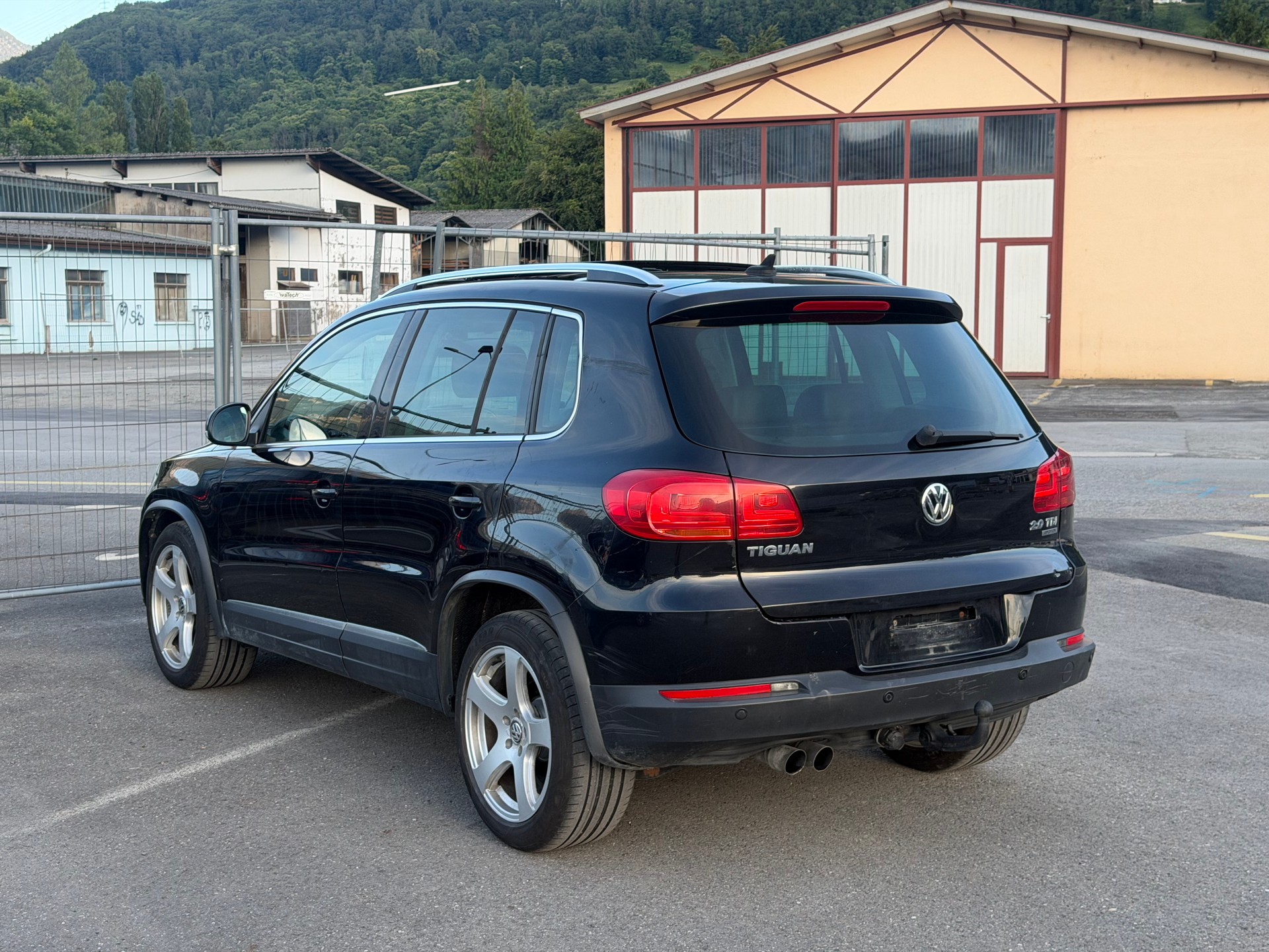 VW VW Tiguan 2.0 TDI DSG BlueMotion Expertise-image-5